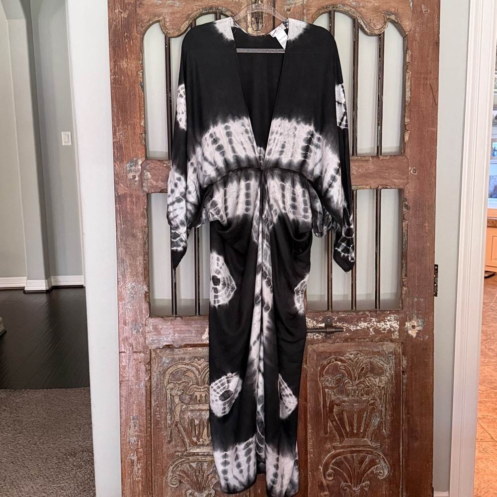 Black and White Tie-Dye Kimono